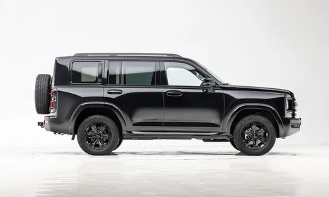 SUV địa hình dài hơn 5 mét, thiết kế cá tính, giá gần 900 triệu đồng