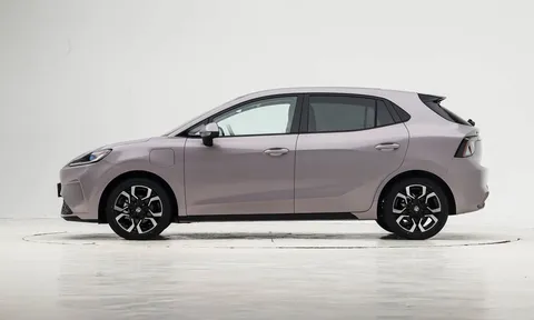 Xe hatchback công suất 163 mã lực, trang bị tiên tiến, giá thấp hơn Kia Morning