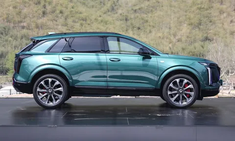 SUV hạng sang giá hơn 1,4 tỷ đồng có gì để so kè cùng Mercedes-Benz GLC?