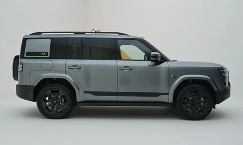 SUV địa hình dài gần 5 mét, động cơ PHEV, giá hơn 920 triệu đồng