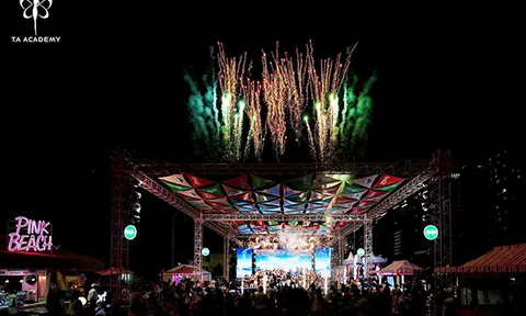 Sức thu hút của Pink Beach - sân khấu ngoài trời duy nhất tại Đà Nẵng