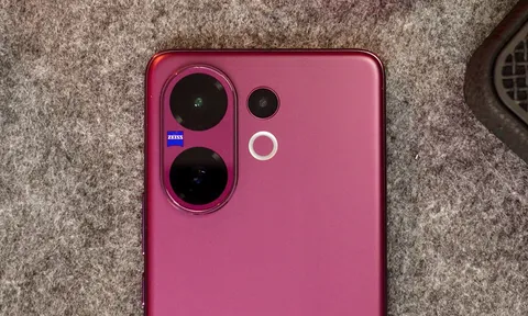 Smartphone chống nước, cấu hình ‘khủng’, camera đỉnh cao, giá 15,99 triệu tại Việt Nam