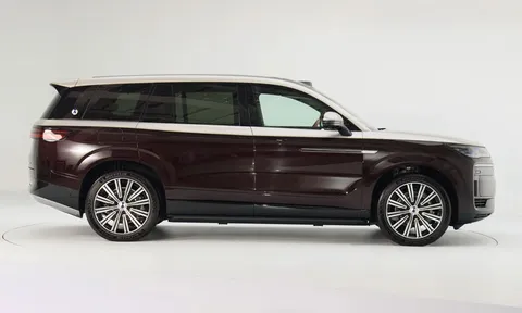 Xe gầm cao lớn hơn Mercedes-Maybach GLS 600, công suất 912 mã lực, giá hơn 1,4 tỷ đồng