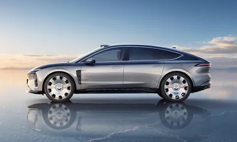 ‘Xe chủ tịch’ giá hơn 3 tỷ đồng có gì để cạnh tranh với Mercedes-Benz EQS?