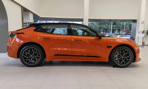 Xe hơi hạng sang trang bị tối tân, công suất ngang siêu xe, giá gần 1 tỷ đồng