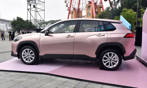 Toyota Corolla Cross 2026 ra mắt, giá chưa tới 400 triệu đồng
