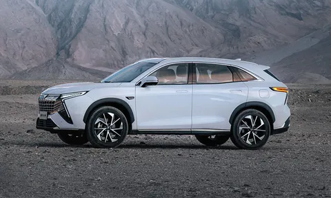 Xe gầm cao dùng động cơ PHEV công suất 360 mã lực, giá từ 480 triệu đồng