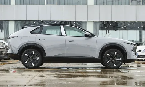 SUV hạng D hoàn toàn mới của Mazda chốt giá gần 450 triệu đồng