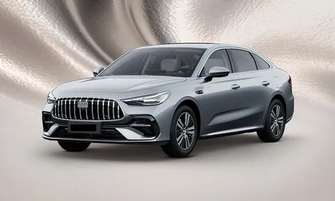 Xe sedan hạng D tiêu thụ chỉ 2,8 lít xăng/100 km, giá chưa tới 320 triệu đồng