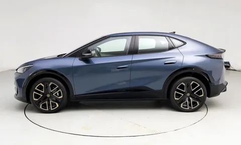 Xe gầm cao hạng C, công suất 340 mã lực, giá gần 560 triệu đồng