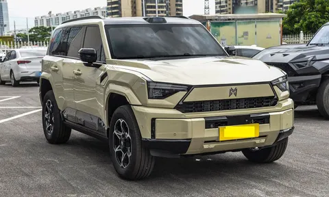 SUV địa hình mạnh 678 mã lực, di chuyển 215km không cần đổ xăng, giá gần 1,4 tỷ đồng