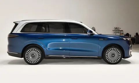 SUV hạng sang dài hơn 5,1 mét, trang bị ‘đỉnh nóc’, giá gần 1 tỷ đồng