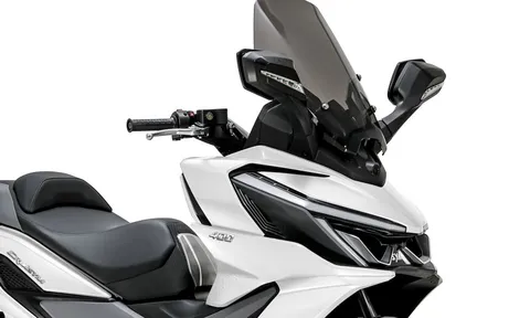 Xe tay ga 399cc, thiết kế cá tính, trang bị ấn tượng, giá 175 triệu đồng