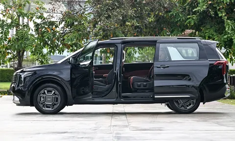 Kia Carnival HEV 2026 ra mắt, giá hơn 2 tỷ đồng
