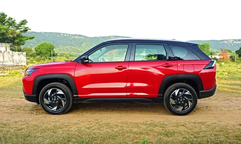 SUV hoàn toàn mới của Suzuki chốt giá hơn 300 triệu, cạnh tranh với Hyundai Creta, Kia Seltos