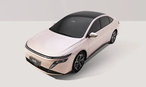 Nissan hé lộ xe sedan PHEV hạng D, so kè cùng Toyota Camry