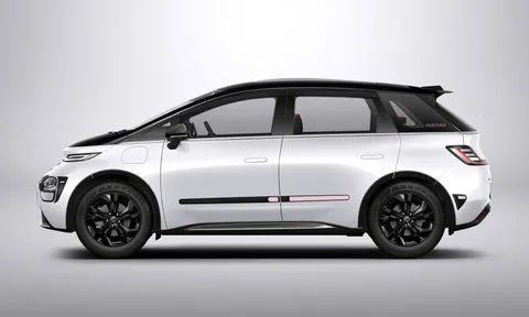 MPV thiết kế cá tính, sản xuất giới hạn 300 chiếc, giá gần 500 triệu đồng