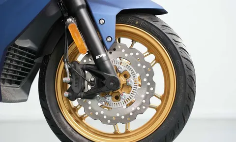 Xe tay ga 300cc, phanh ABS, TCS, giám sát áp suất lốp, giá hơn 70 triệu đồng