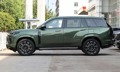 SUV dài 4,9 mét, công suất 392 mã lực, siêu tiết kiệm xăng, giá gần 600 triệu đồng