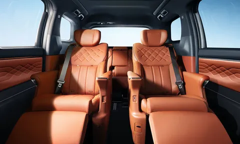 Xe MPV PHEV công suất 408 mã lực, trang bị tối tân, giá gần 1 tỷ đồng, cạnh tranh với Toyota Alphard