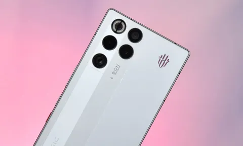 Smartphone gaming chip pin Snapdragon 8 Elite Gen 5, RAM 24 GB, pin 8.000mAh, giá hơn 18 triệu