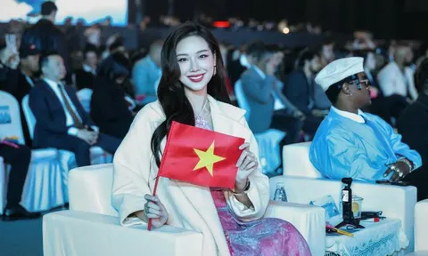 Hoa hậu Bảo Ngọc nhận giải thưởng quốc tế