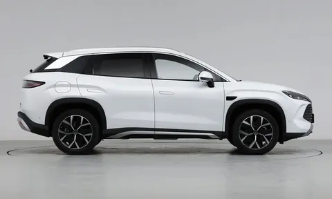 SUV cùng phân khúc với Hyundai Santa Fe, trang bị tiên tiến, giá gần 520 triệu đồng