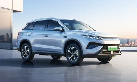 SUV hạng C động cơ PHEV, tiêu thụ 3,2 lít xăng/100 km, giá gần 380 triệu đồng