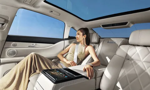 Xe sedan hạng sang dài hơn 5,1 mét, trang bị ấn tượng, giá hấp dẫn