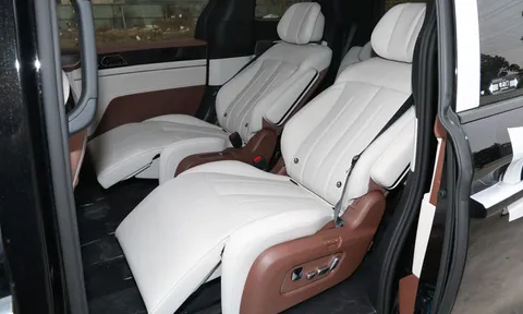 MPV hạng sang dùng động cơ PHEV, giá gần 1 tỷ đồng, so kè với Toyota Alphard