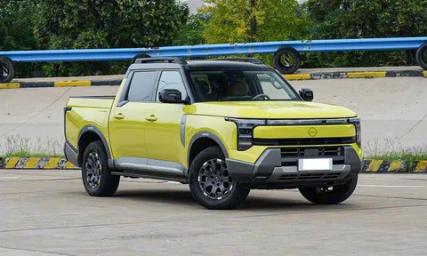 ‘Kẻ ngáng đường’ Ford Ranger Raptor ra mắt: 3 tuỳ chọn động cơ, giá gần 560 triệu đồng