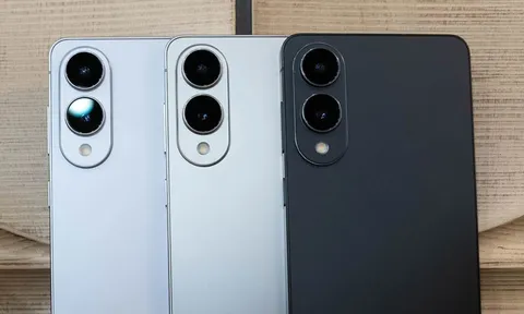 Samsung Galaxy S25 Edge giảm giá ‘kịch sàn’ tại Việt Nam