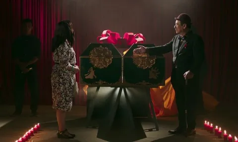 Cầu hôn bằng... hòm đôi, 'Phá đám: sinh nhật mẹ' khiến khán giả vừa bật cười vừa xúc động