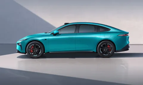 Xe sedan hạng D thiết kế ấn tượng, công suất 536 mã lực, giá hơn 550 triệu đồng