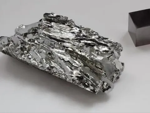 Viên đá đắt hơn trăm lần kim cương, chỉ 1 gram giá trị hơn 700kg vàng: Vì sao đeo nó giống như tự tìm đến cái chết?