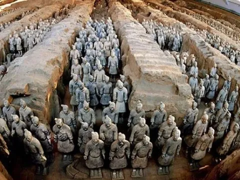 Bí ẩn đằng sau pho tượng biết đổi màu mặt trong lăng mộ của Tần Thủy Hoàng