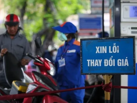 Xăng dầu cùng tăng giá 