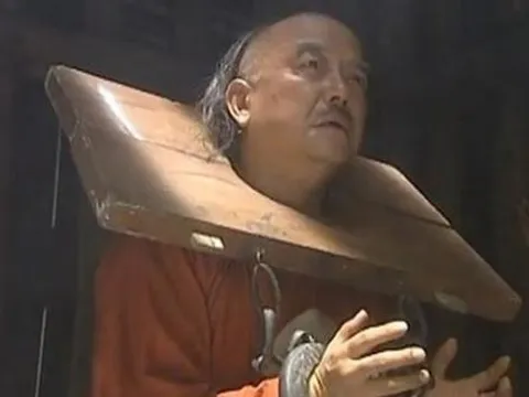 Gia Khánh khiến Hòa Thân mất sạch gia sản chỉ với 2 từ, Càn Long có sống lại cũng không cứu nổi