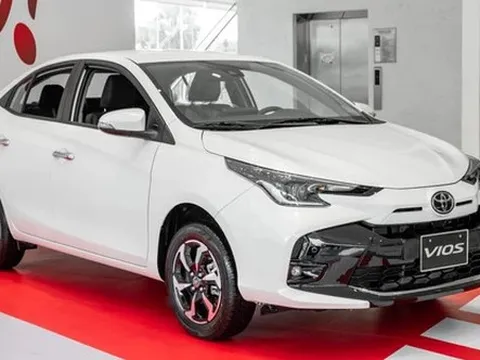 Giá lăn bánh Toyota Vios đầu tháng 1/2025 cực rẻ, hạ knock-out Hyundai Accent và Honda City