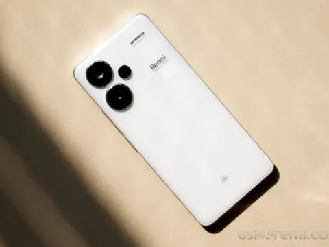 Vua Android tầm trung của Xiaomi giảm sập sàn còn hơn 8 triệu, trên đe iPhone 16 dưới búa Galaxy A55