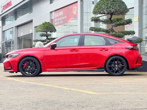 Honda Civic Type R tăng giá 600 triệu đồng tại Việt Nam