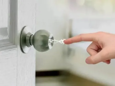 Tại sao cơ thể chúng ta bị nhiễm tĩnh điện? Làm thế nào để ngăn chặn đúng cách các cuộc tấn công tĩnh điện?