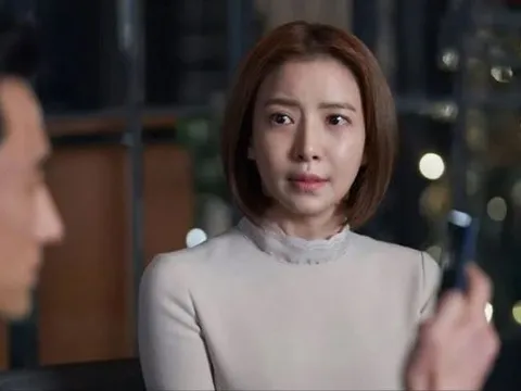 Người vợ trút cả chậu cá lên người sau câu nói lạnh nhạt của chồng: Quyết định táo bạo khiến anh "đứng hình"