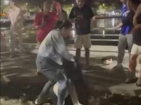 Nghi phạm đánh nữ nhân viên ngân hàng vì ghen khai gì tại cơ quan công an?	
