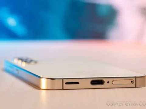 Vua AI Phone nhỏ gọn Galaxy S24 giảm giá cực rẻ đầu năm 2025, out trình các đối thủ Xiaomi 14, iPhone 15