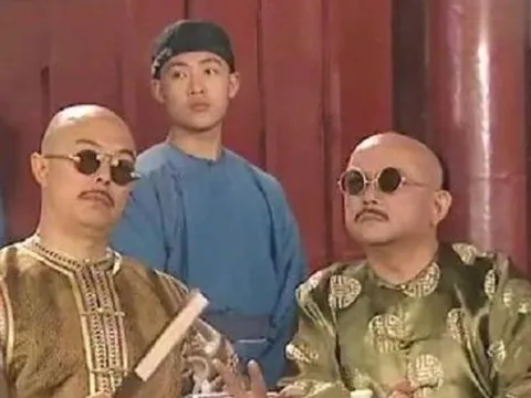 Bỏ cát vào cháo cứu trợ, vì sao Hòa Thân không bị phạt còn được vua Càn Long khen thưởng?