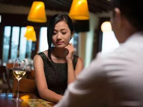 Bí mật khó tin sau những lần chàng trai vào nhà vệ sinh liên tục trong buổi hẹn hò đầu tiên