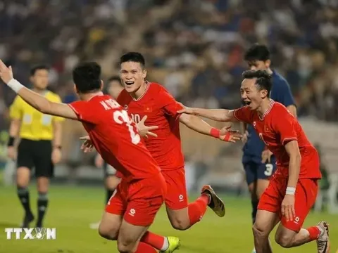 Hà Nội thưởng nóng Đội tuyển bóng đá nam Việt Nam