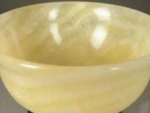 Ông lão về hưu khiến chuyên gia thẩm định kinh ngạc khi sở hữu bát cổ 6,5 tỷ thời Hoàng đế Phổ Nghi