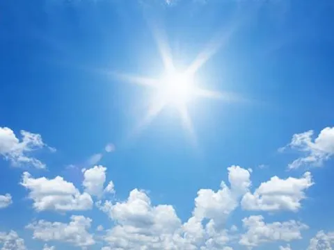 Vì sao ban ngày bầu trời màu xanh nhưng mây lại màu trắng? Lý giải khoa học cực kỳ dễ hiểu nhưng không phải ai cũng biết